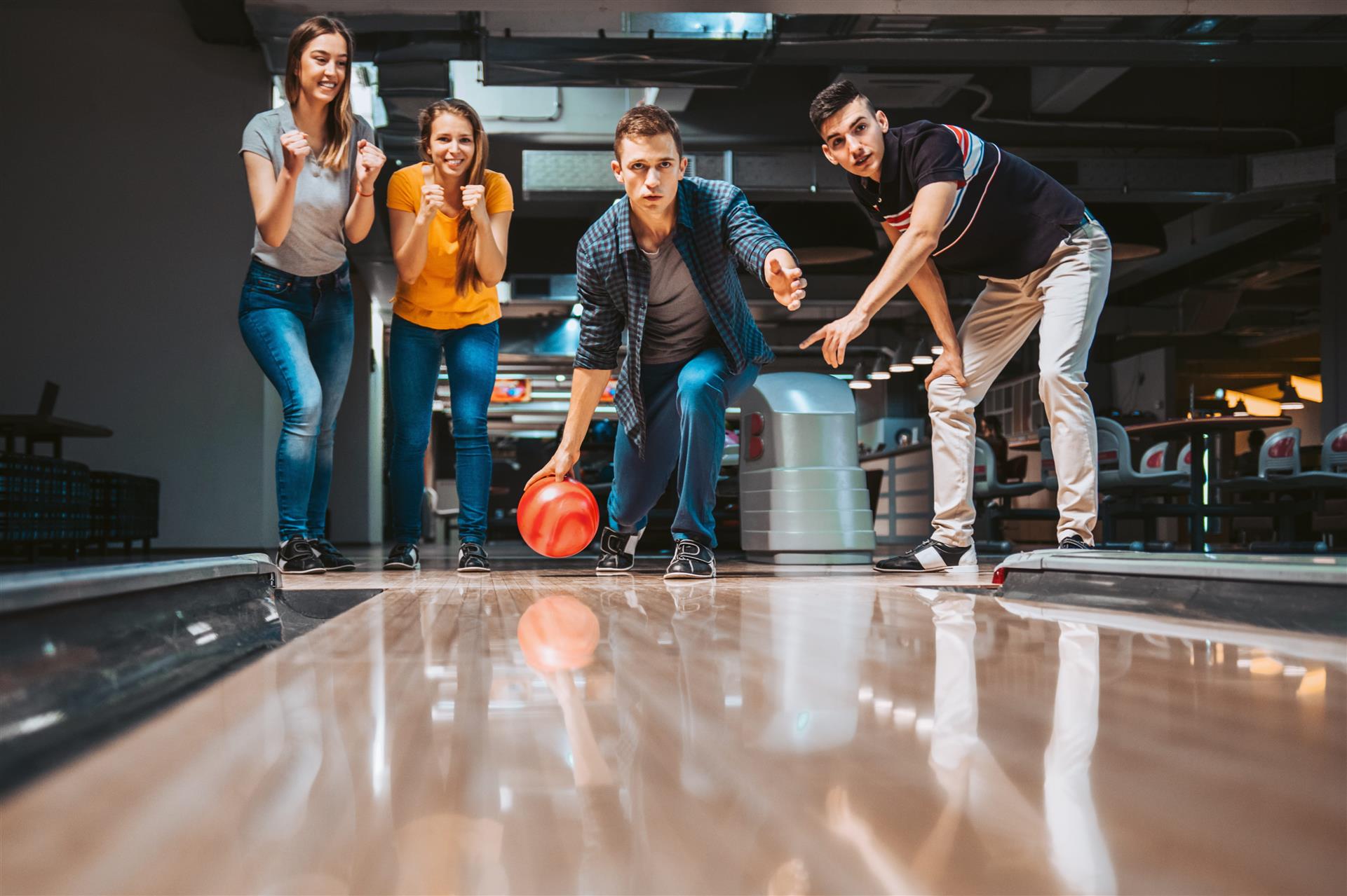 people bowling